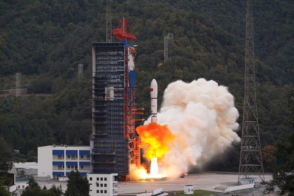 豪门国际平台：长二丁火箭携手远征三号上面级发射成功